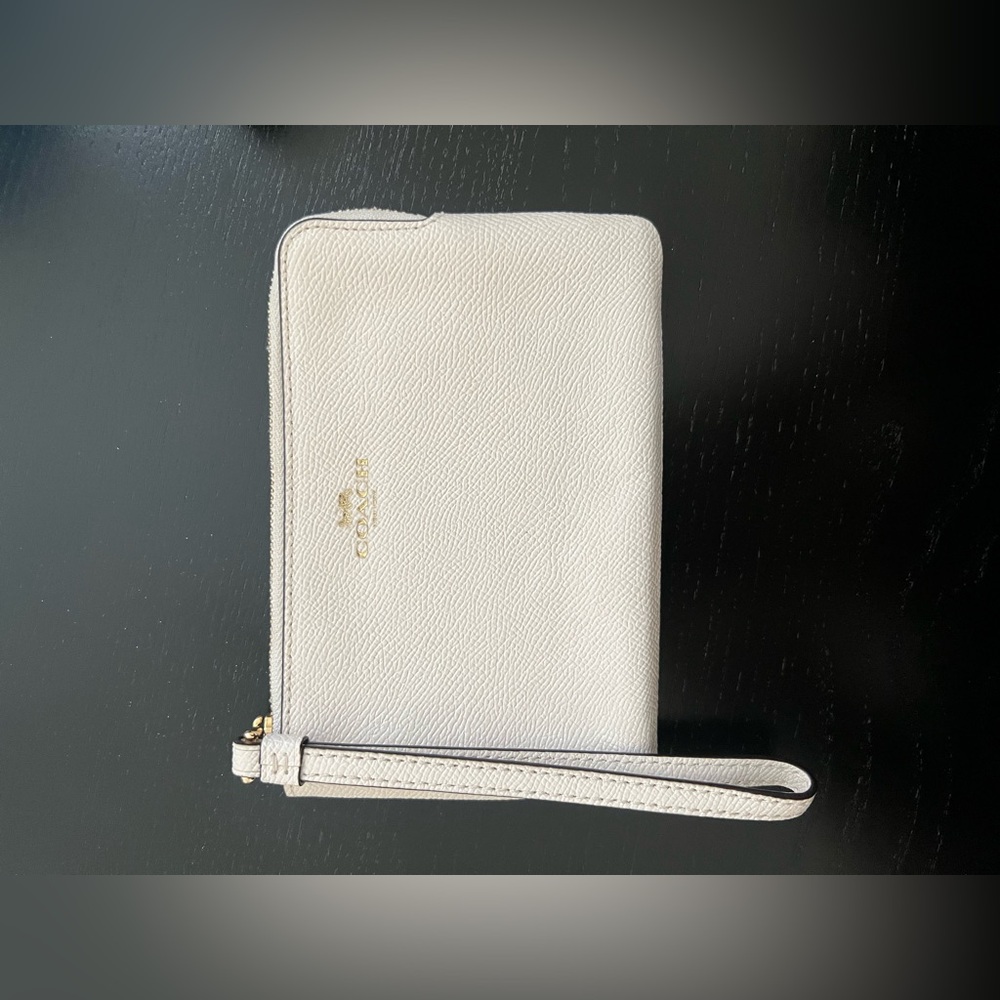Coach White Wristlet Bag pre owned - Picture 5 of 8